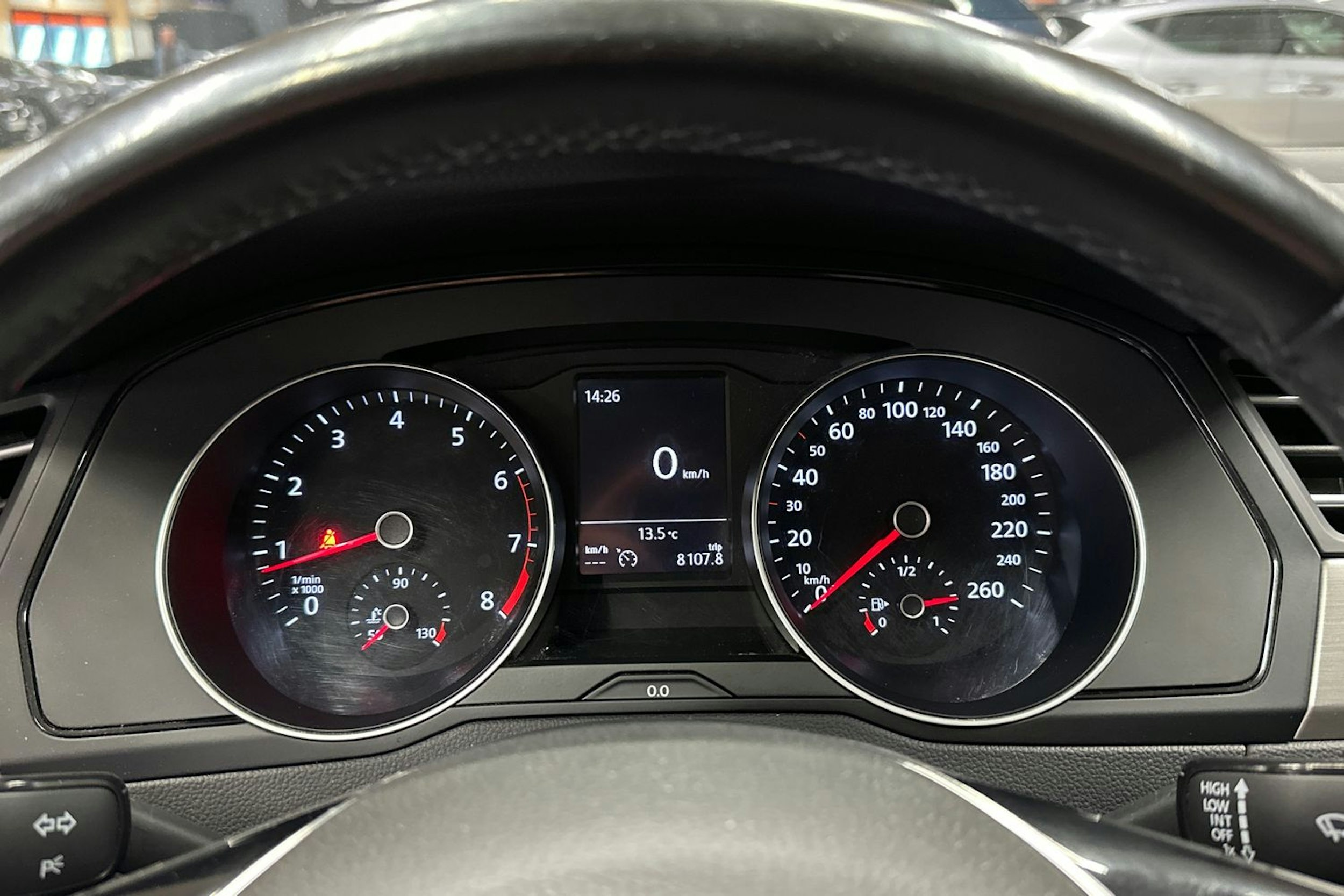 harmaa Volkswagen Passat 2016 kuva 24.