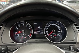 harmaa Volkswagen Passat 2016 kuva 24.