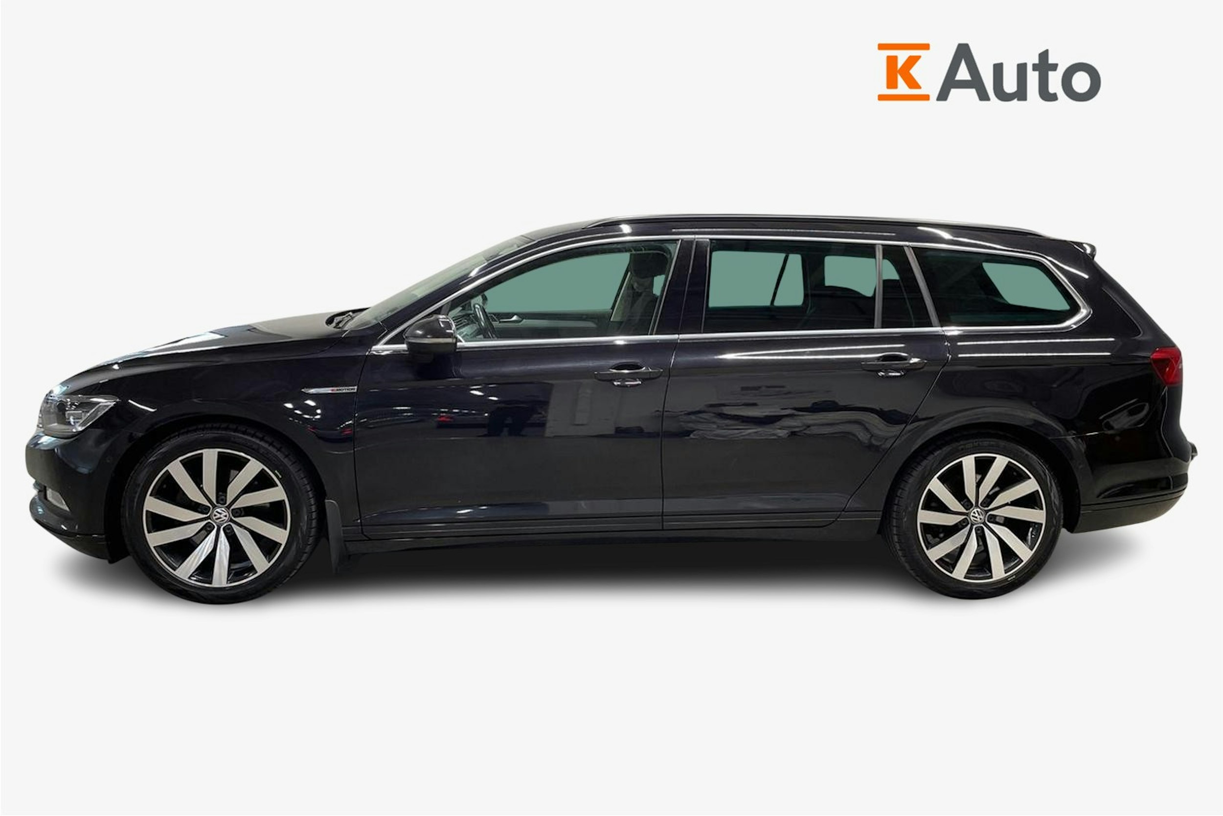 musta Volkswagen Passat 2016 kuva 6.