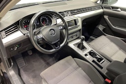 musta Volkswagen Passat 2016 kuva 7.