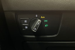 musta Volkswagen Passat 2016 kuva 20.