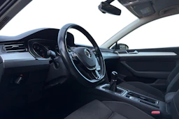 ruskea (beige) Volkswagen Passat 2016 kuva 3.