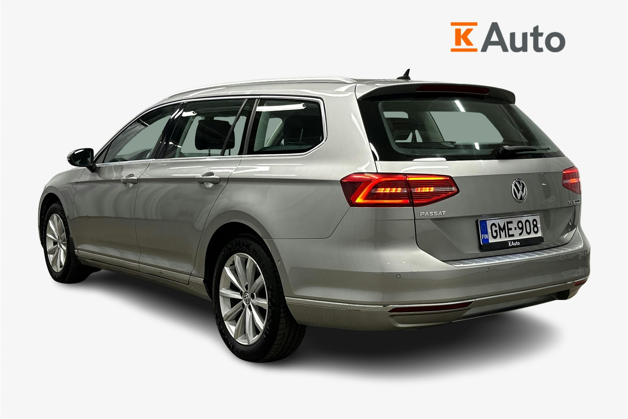harmaa Volkswagen Passat 2016 kuva 2.
