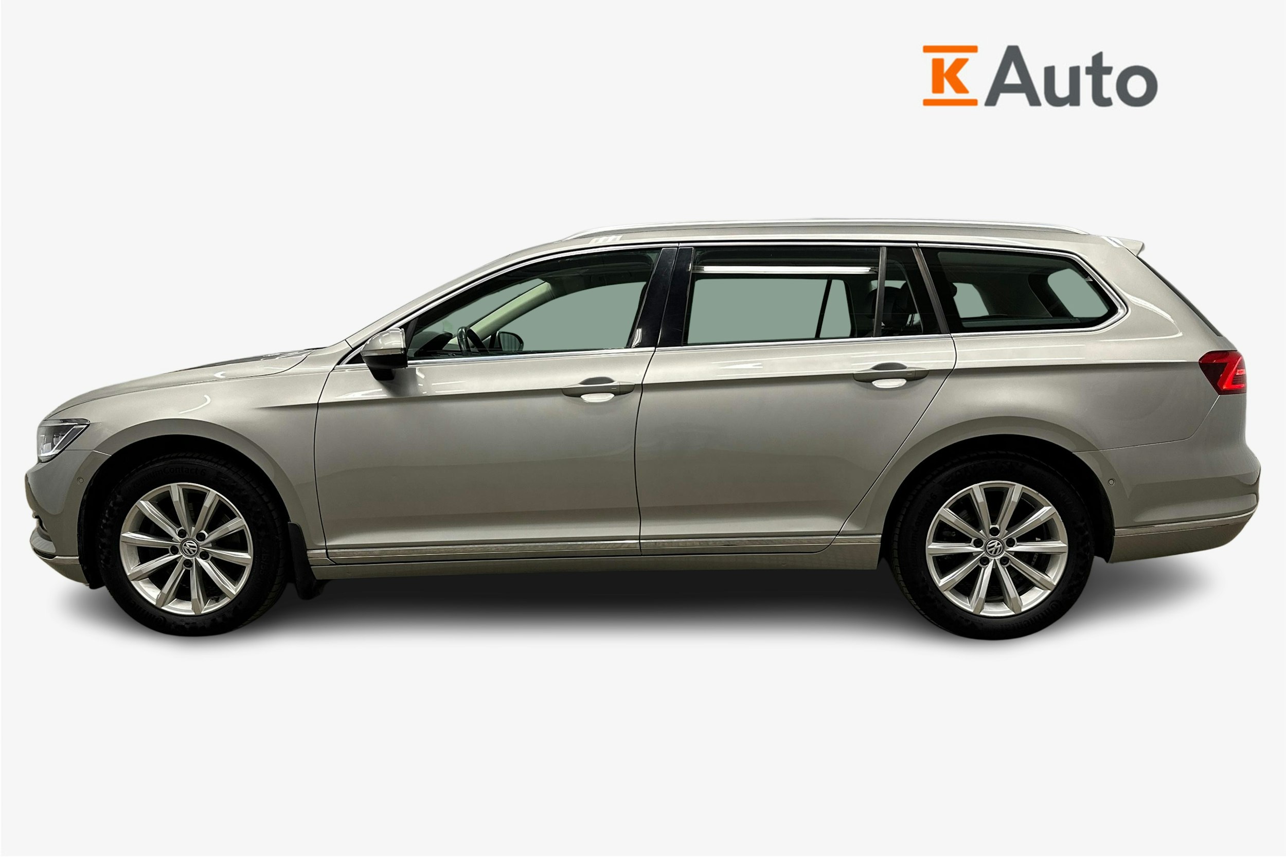 harmaa Volkswagen Passat 2016 kuva 6.