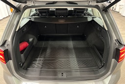 harmaa Volkswagen Passat 2016 kuva 14.