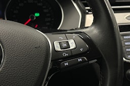 harmaa Volkswagen Passat 2016 kuva 20.