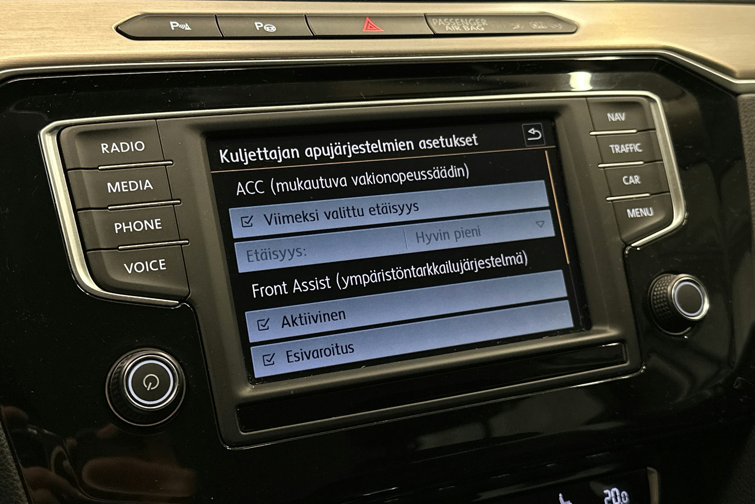 harmaa Volkswagen Passat 2016 kuva 23.