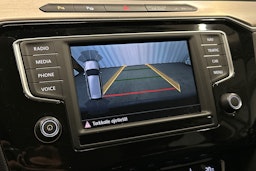 harmaa Volkswagen Passat 2016 kuva 26.