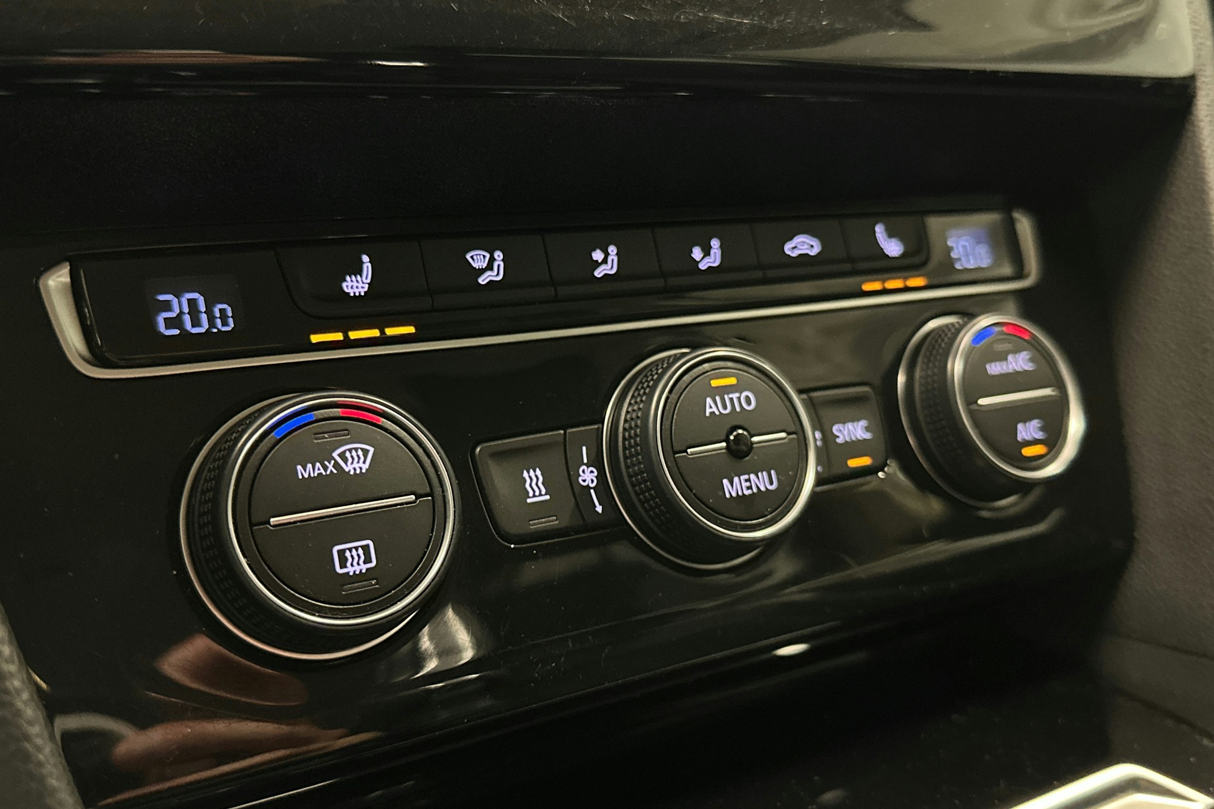 harmaa Volkswagen Passat 2016 kuva 27.