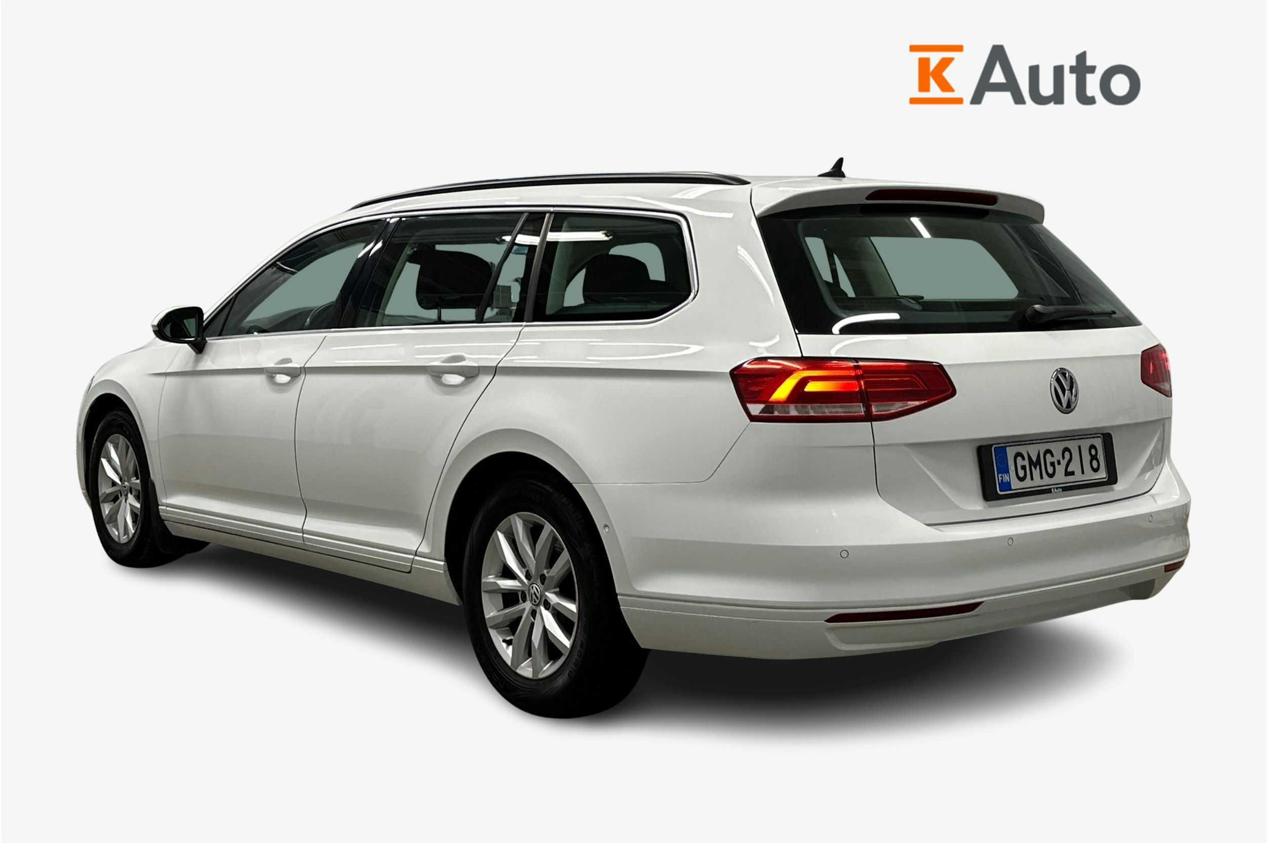 valkoinen Volkswagen Passat 2016 kuva 2.