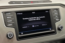 valkoinen Volkswagen Passat 2016 kuva 22.