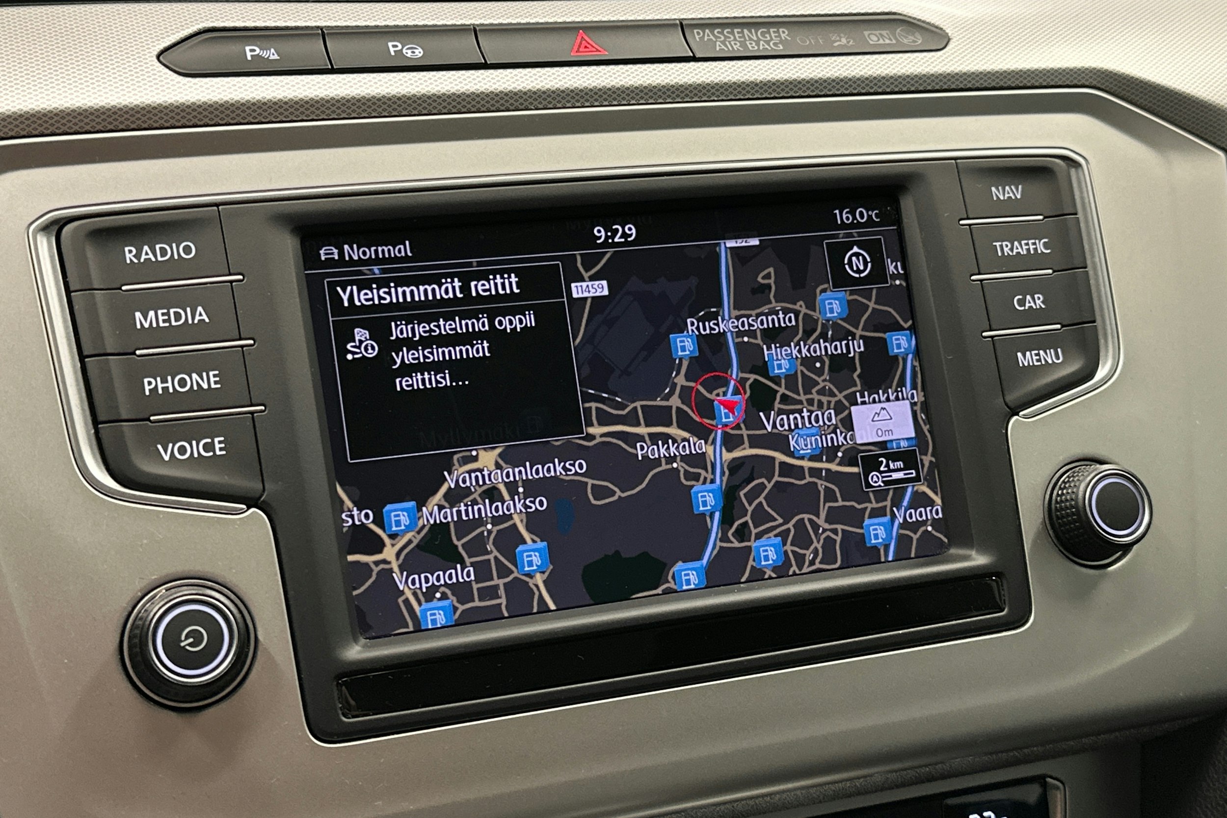 valkoinen Volkswagen Passat 2016 kuva 23.