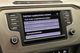 valkoinen Volkswagen Passat 2016 kuva 24.