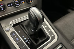 valkoinen Volkswagen Passat 2016 kuva 27.
