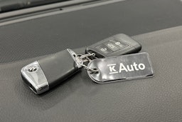 valkoinen Volkswagen Passat 2016 kuva 28.