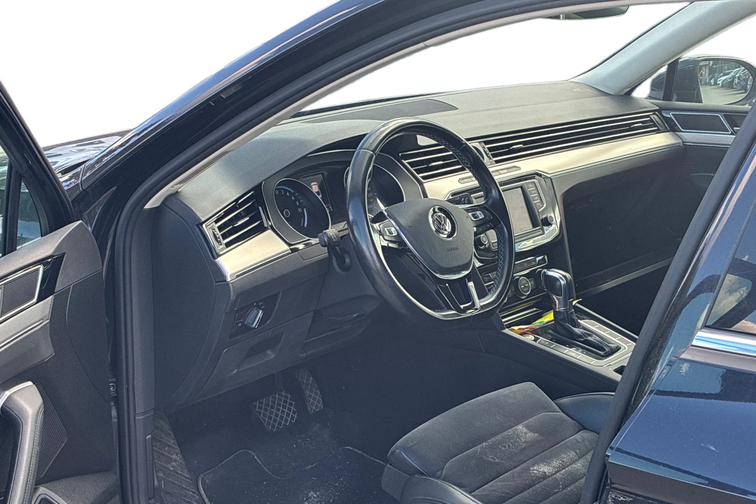 Musta Volkswagen PASSAT 2016 kuva 3.