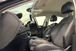 Musta Volkswagen PASSAT 2016 kuva 12.