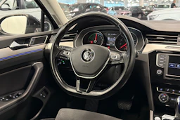 Musta Volkswagen PASSAT 2016 kuva 13.