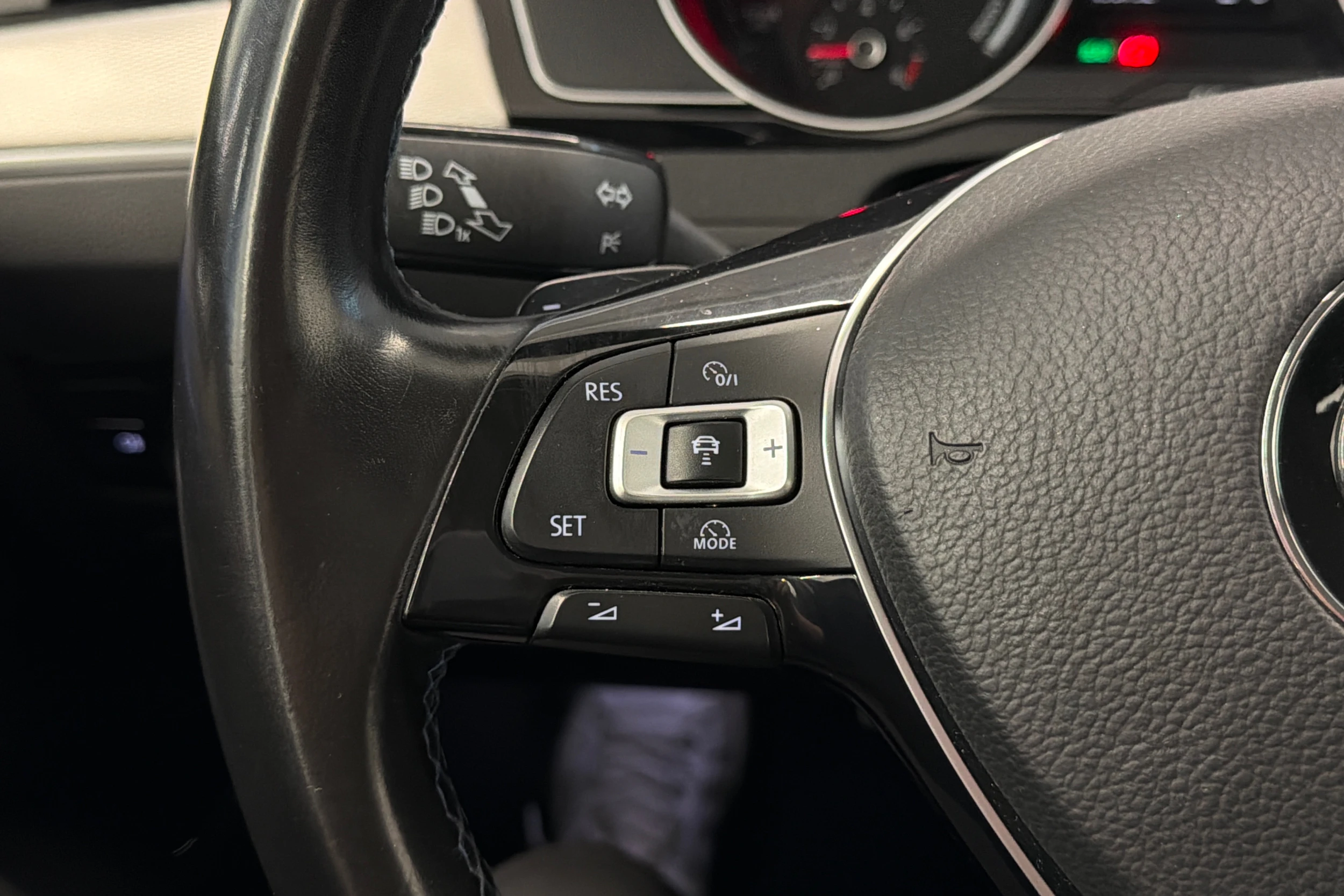 Musta Volkswagen PASSAT 2016 kuva 14.