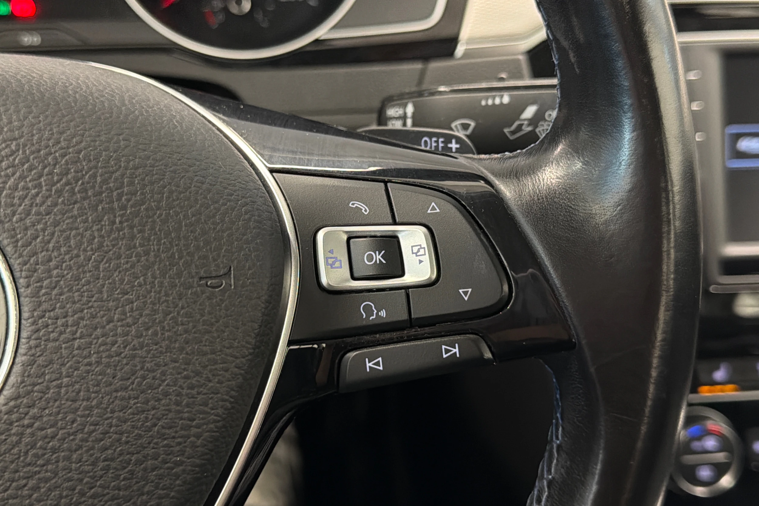 Musta Volkswagen PASSAT 2016 kuva 15.