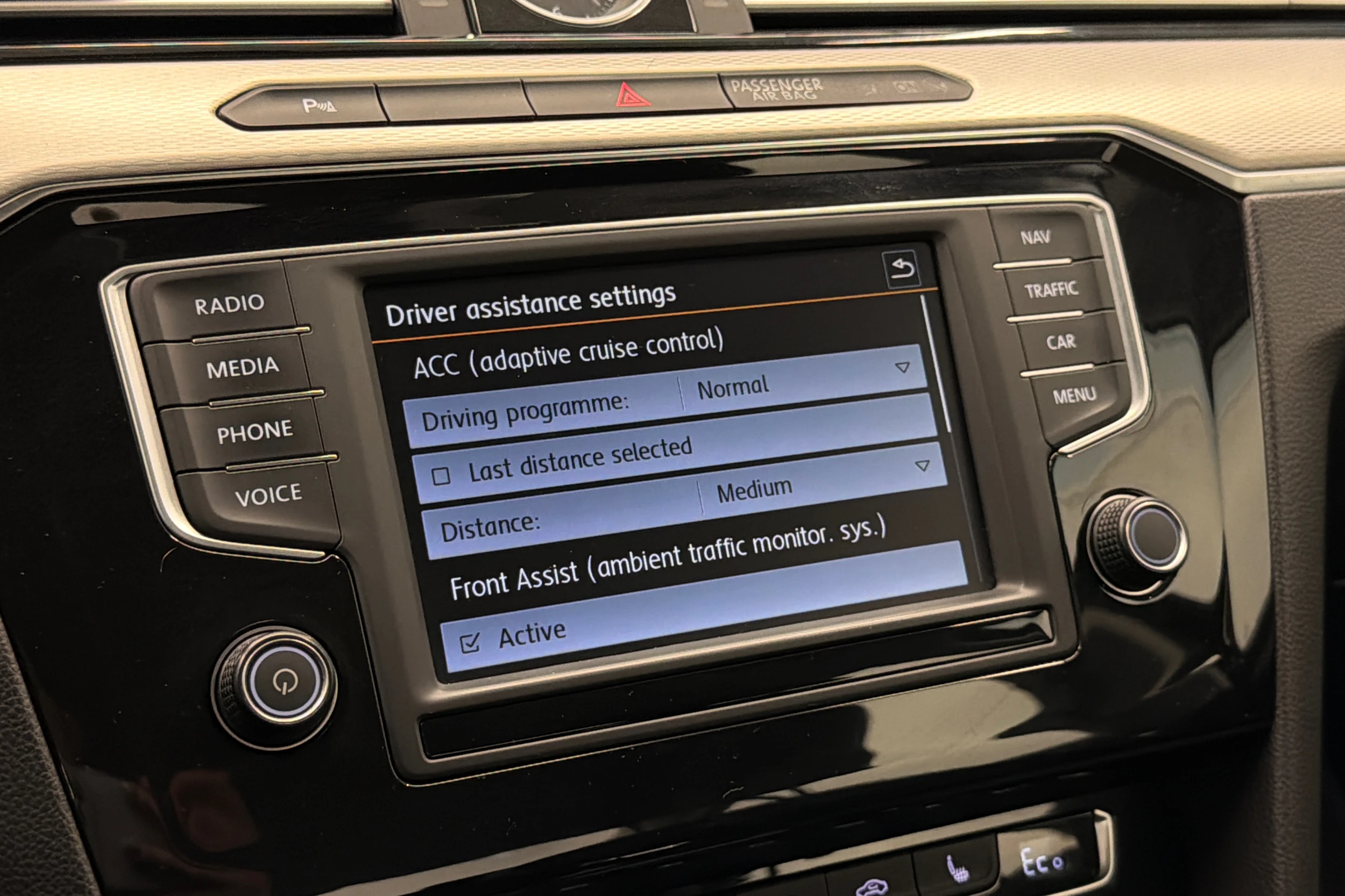 Musta Volkswagen PASSAT 2016 kuva 25.