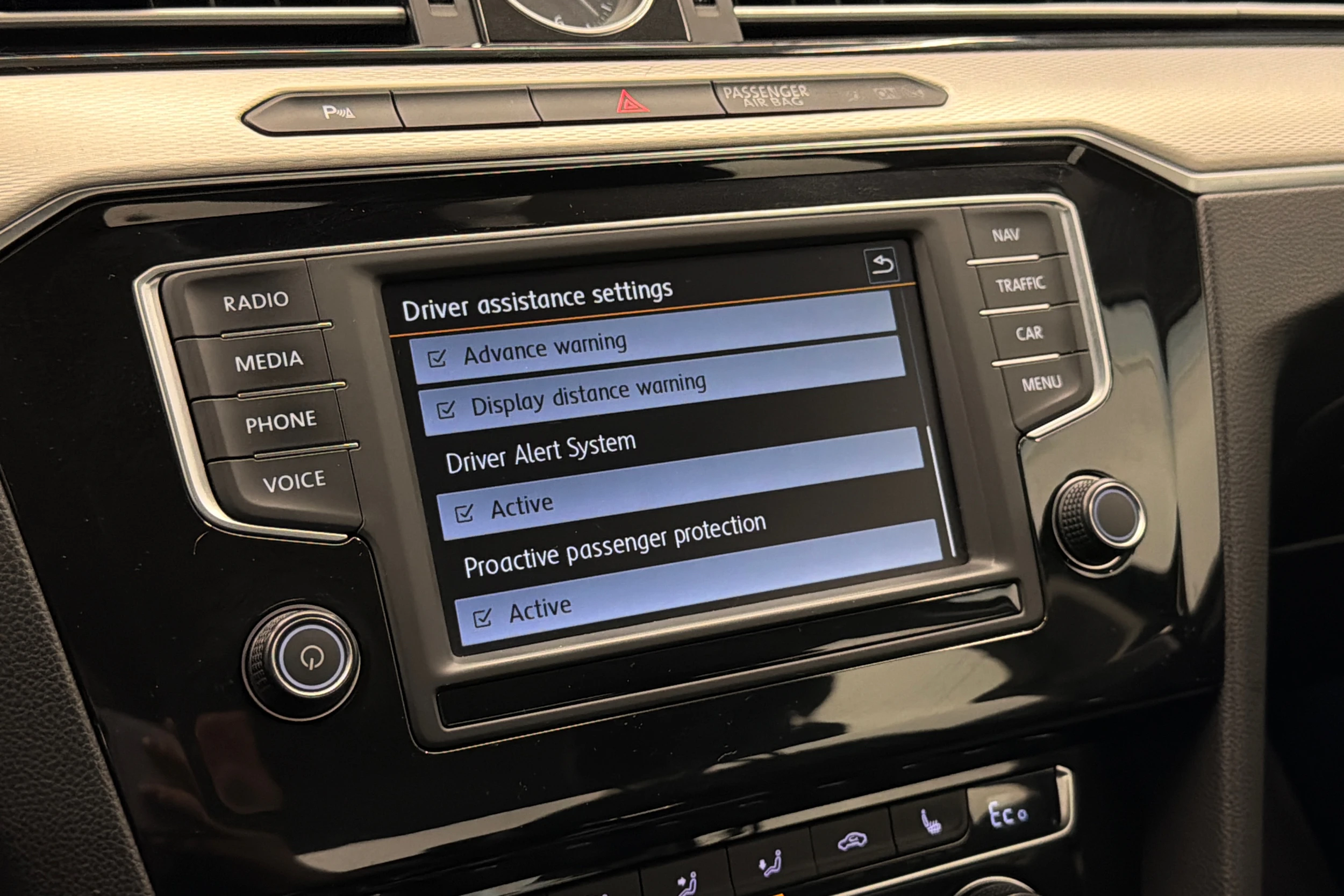 Musta Volkswagen PASSAT 2016 kuva 27.