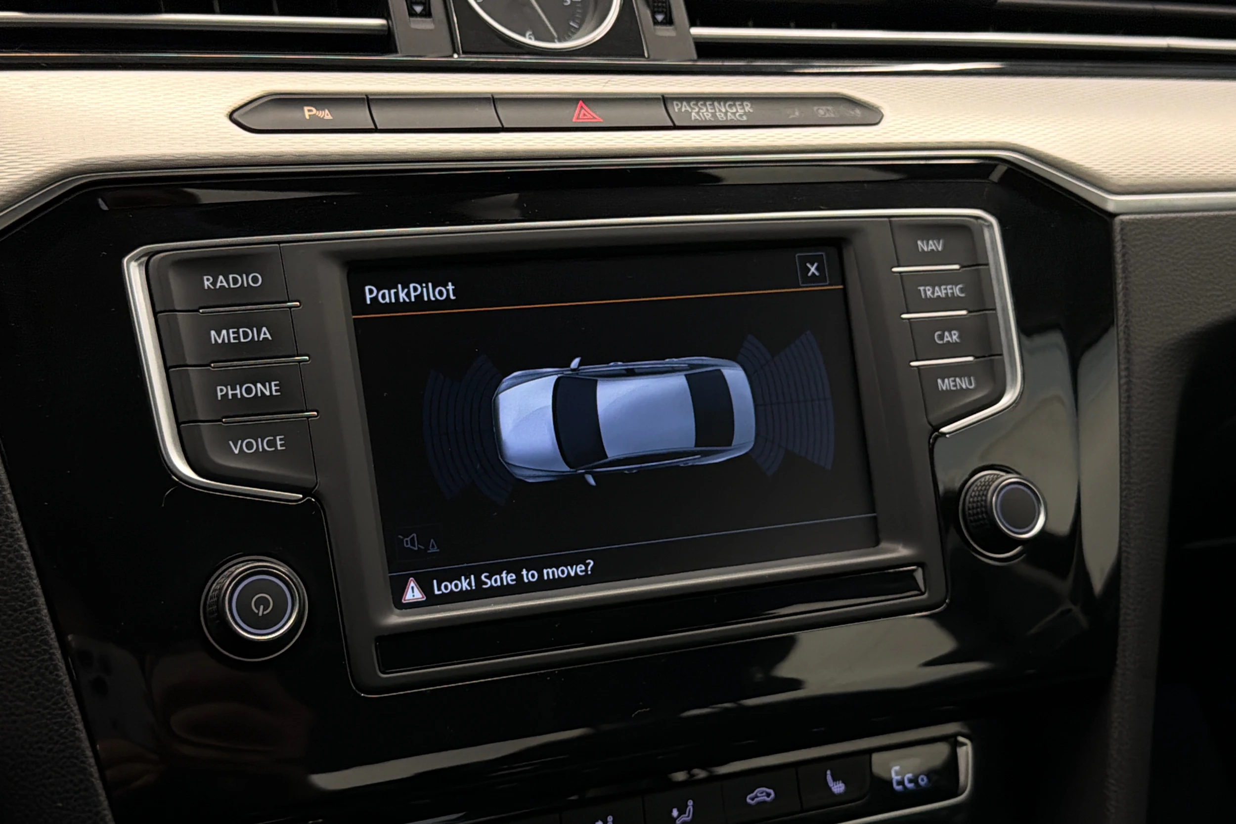 Musta Volkswagen PASSAT 2016 kuva 28.