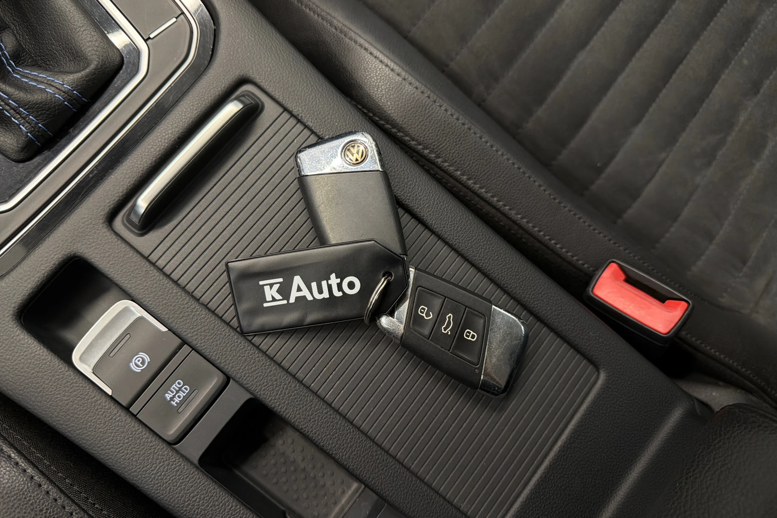 Musta Volkswagen PASSAT 2016 kuva 30.
