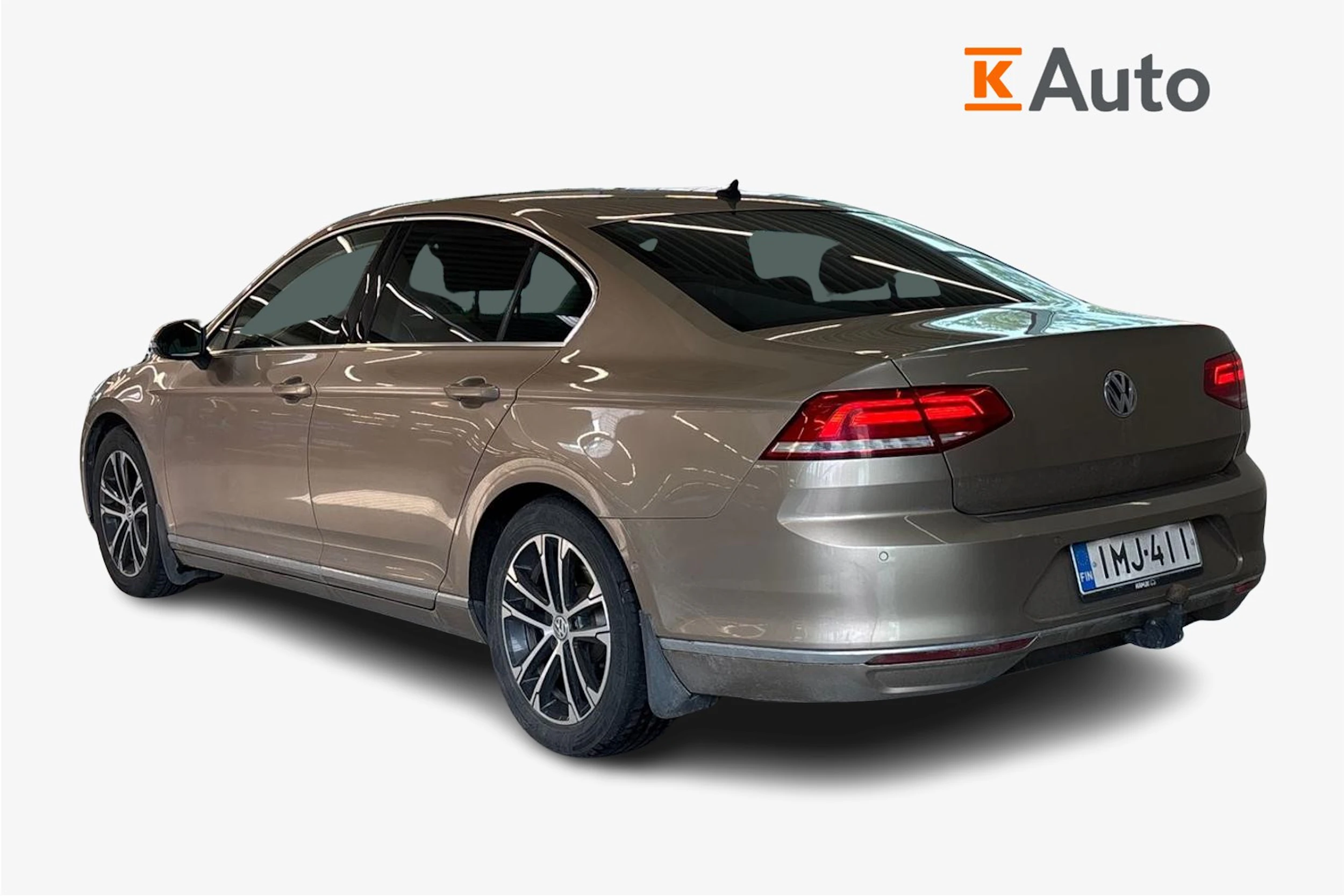 keltainen Volkswagen Passat 2016 kuva 2.