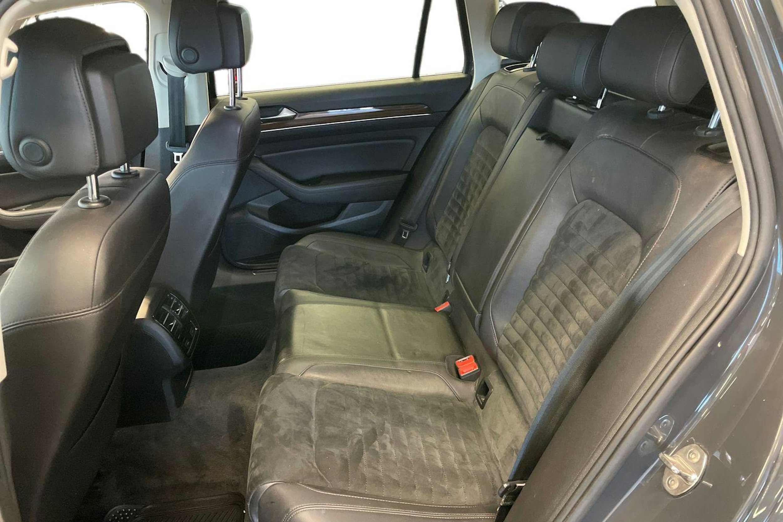 harmaa Volkswagen Passat 2016 kuva 10.