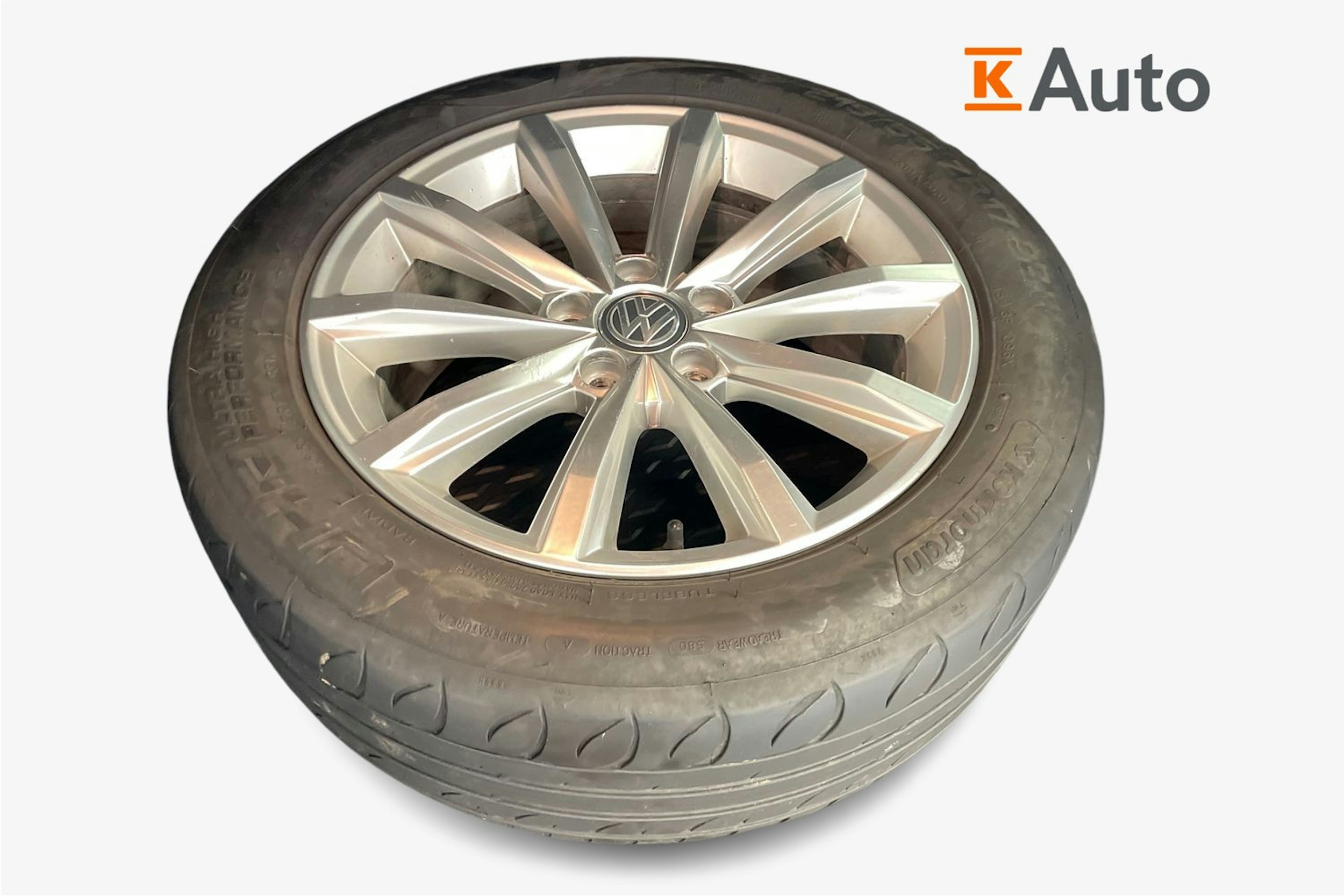 harmaa Volkswagen Passat 2016 kuva 11.