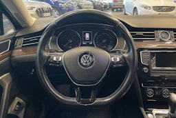 harmaa Volkswagen Passat 2016 kuva 16.