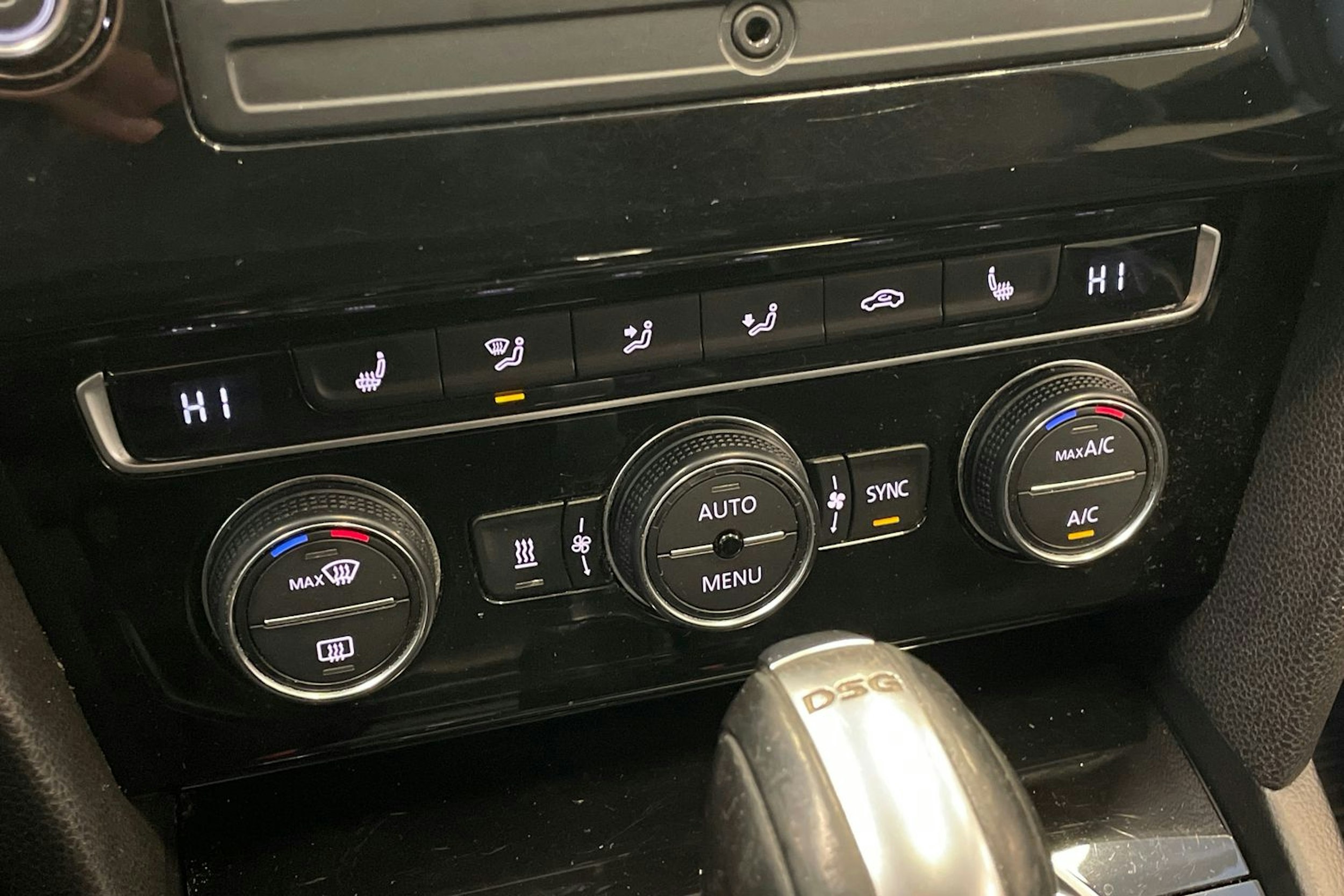 harmaa Volkswagen Passat 2016 kuva 18.