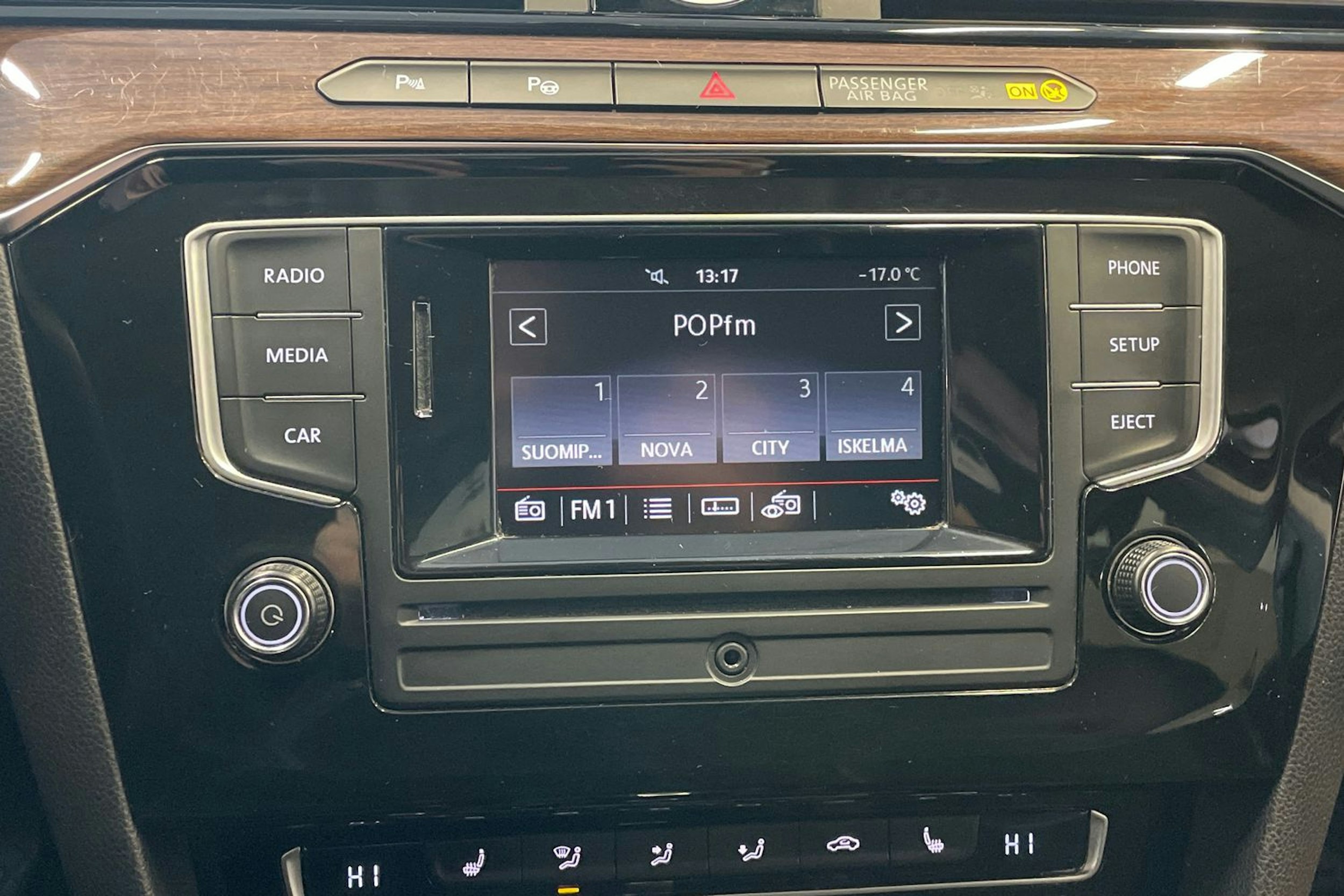 harmaa Volkswagen Passat 2016 kuva 19.