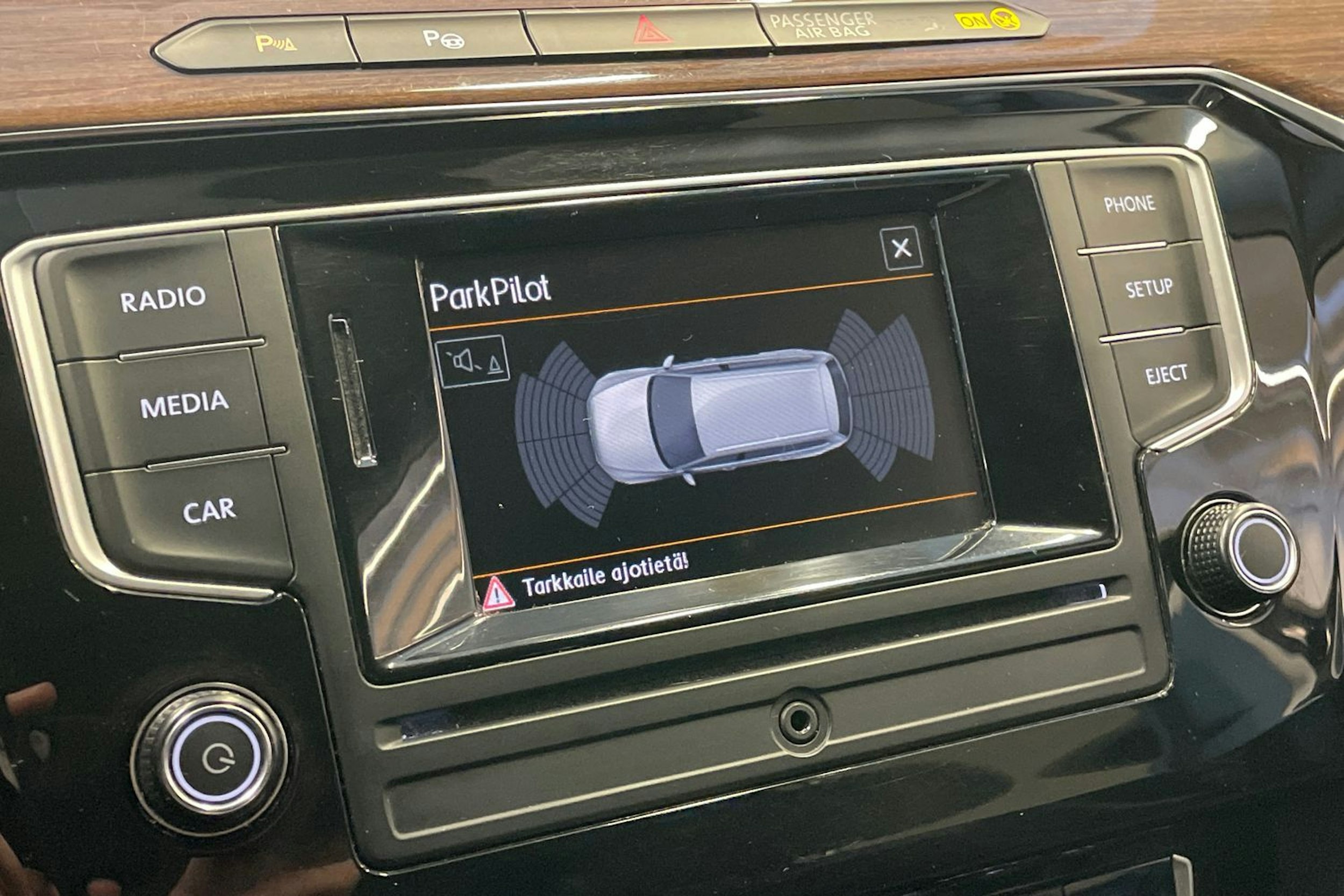 harmaa Volkswagen Passat 2016 kuva 20.