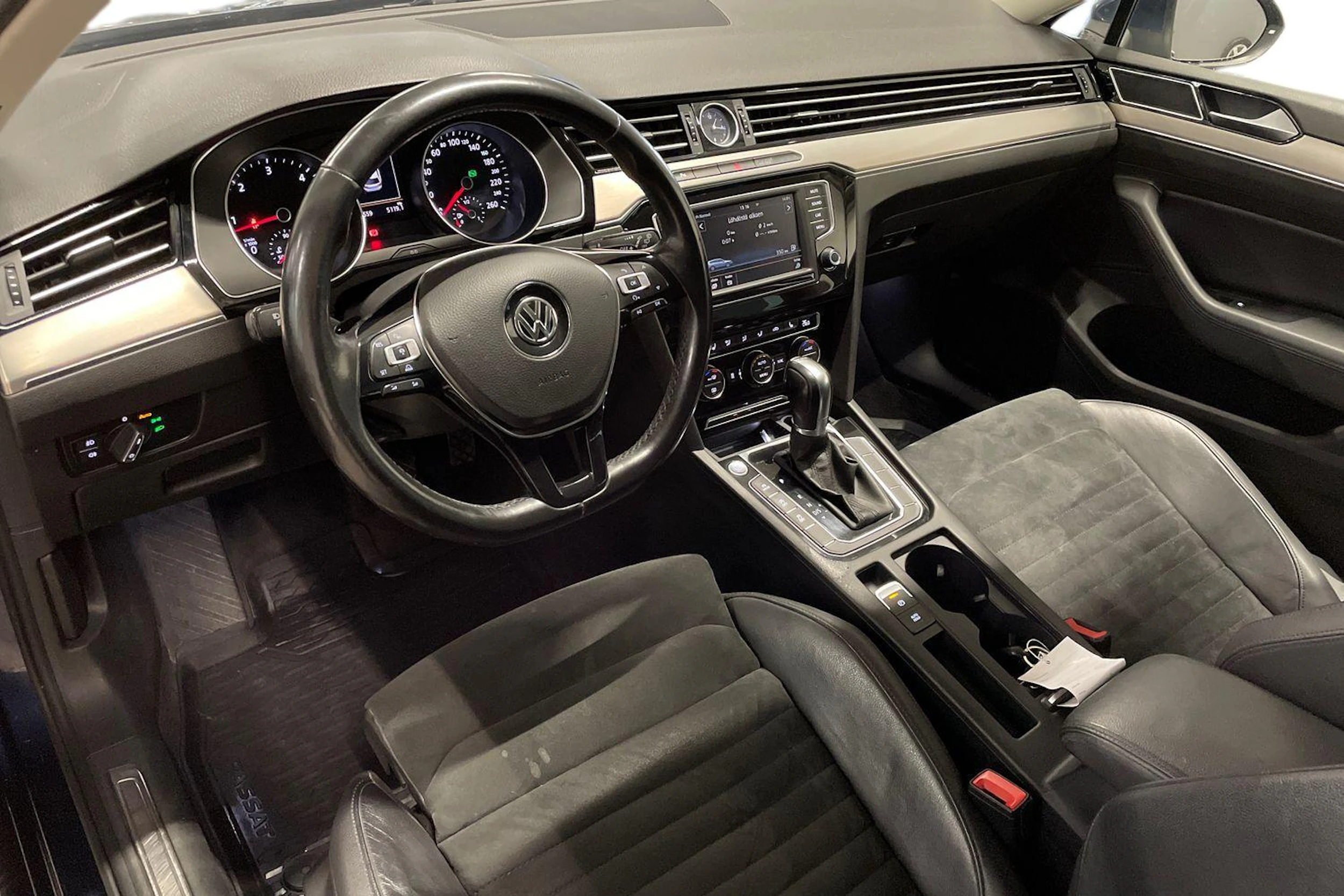 met. sininen Volkswagen Passat 2016 kuva 6.