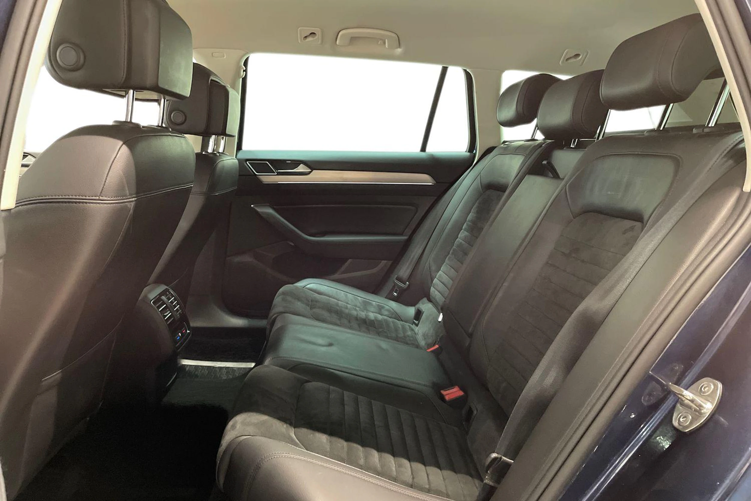 met. sininen Volkswagen Passat 2016 kuva 8.