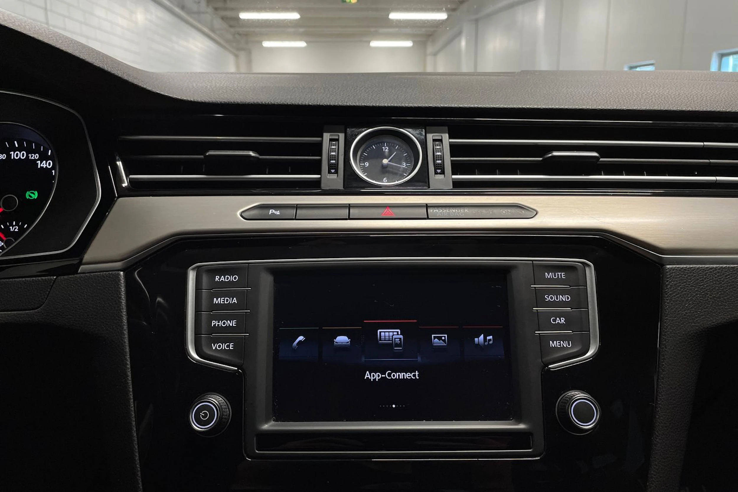 met. sininen Volkswagen Passat 2016 kuva 14.