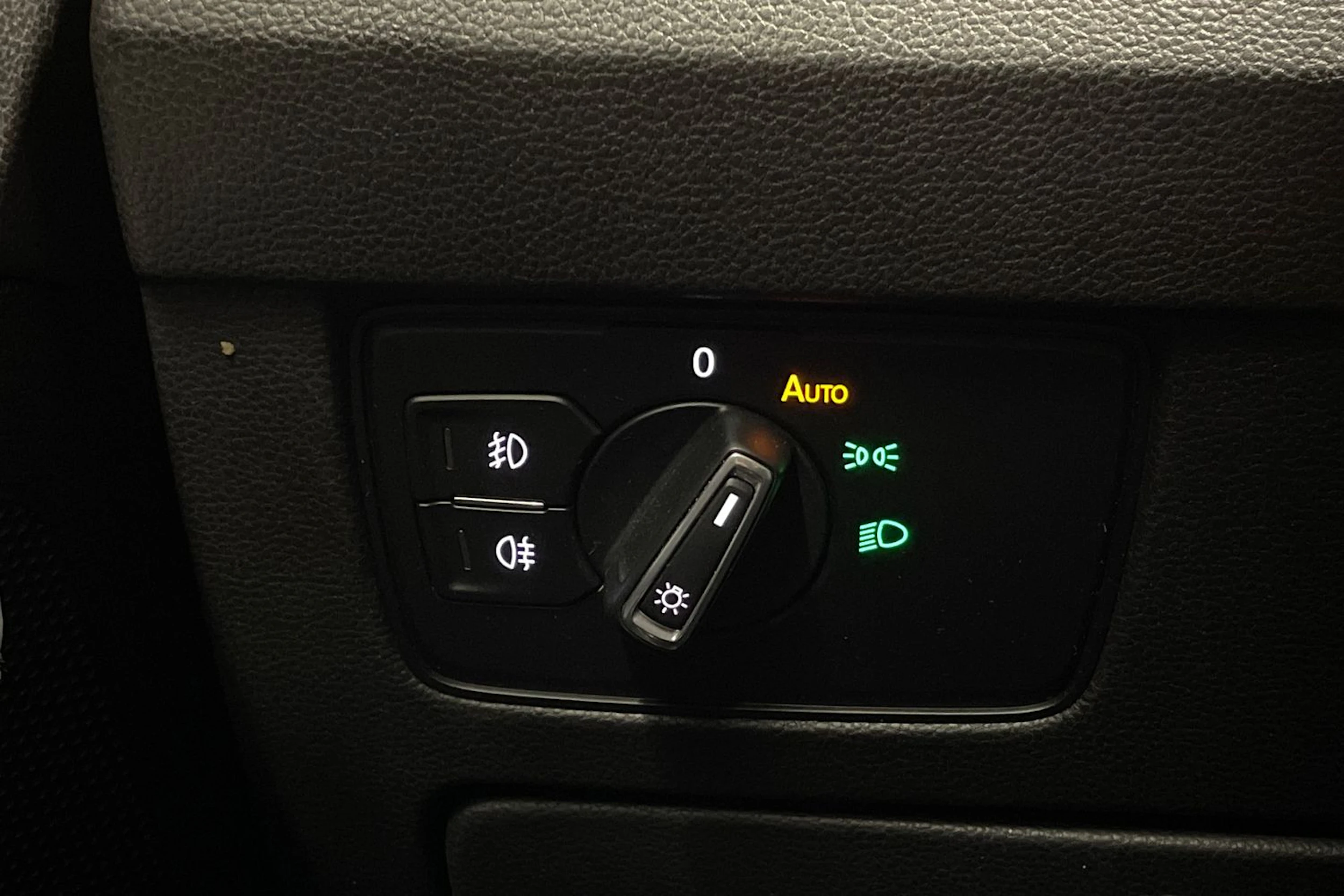 met. sininen Volkswagen Passat 2016 kuva 17.
