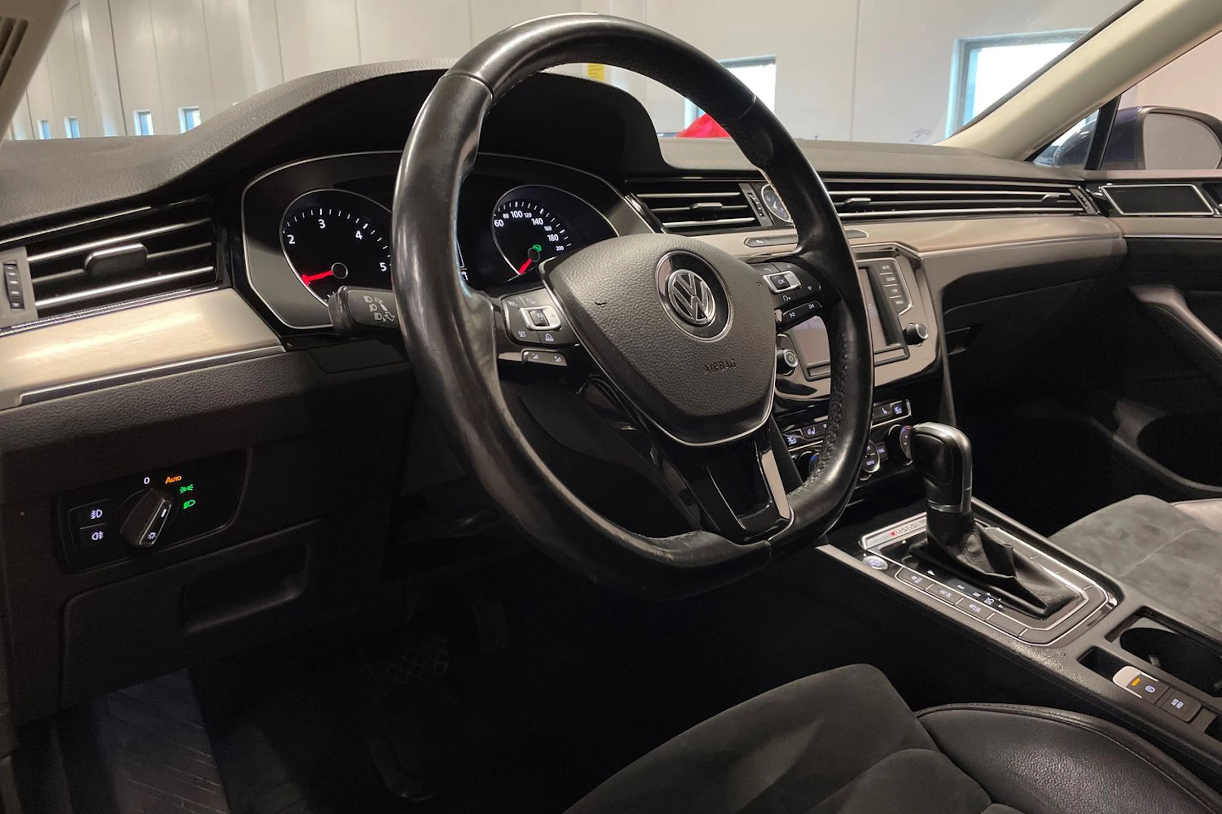 met. sininen Volkswagen Passat 2016 kuva 22.