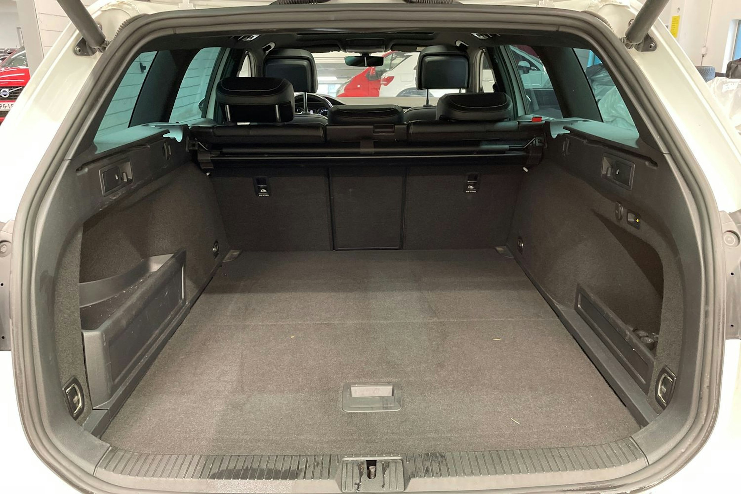 Valkoinen Volkswagen PASSAT 2016 kuva 15.