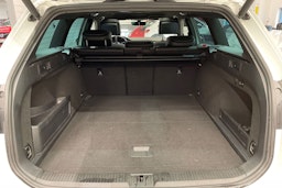 Valkoinen Volkswagen PASSAT 2016 kuva 15.