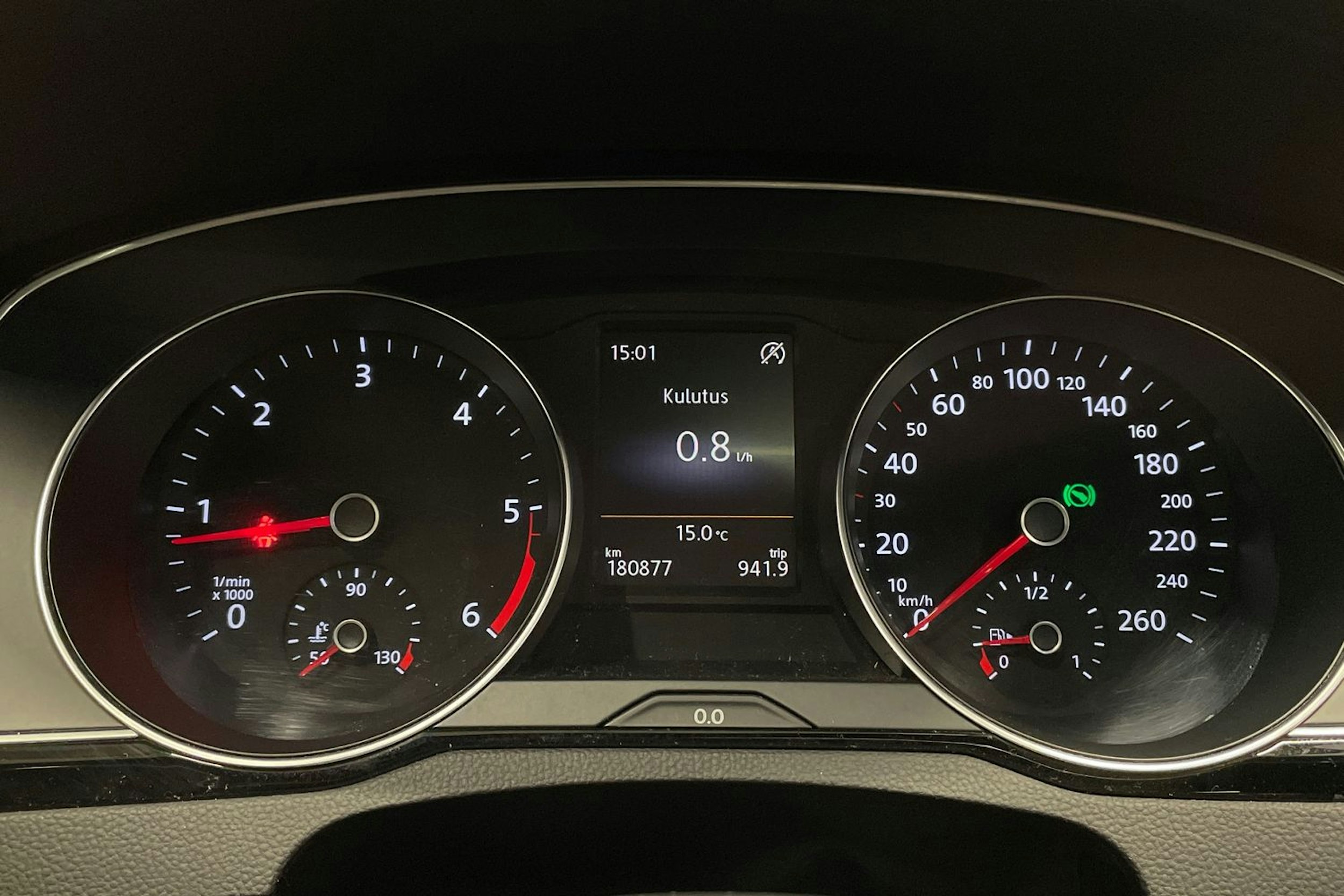 Valkoinen Volkswagen PASSAT 2016 kuva 17.