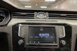 Valkoinen Volkswagen PASSAT 2016 kuva 18.