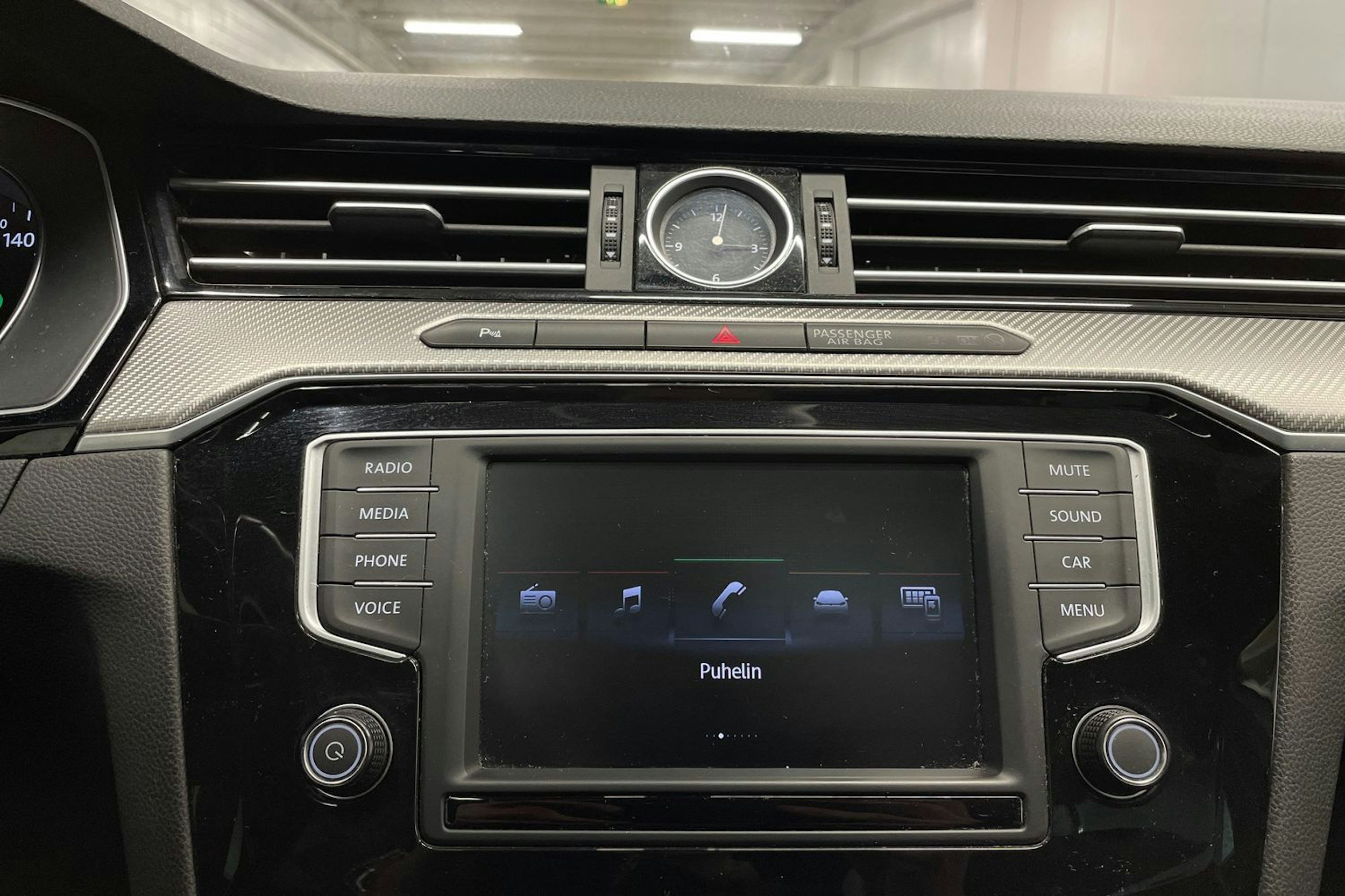 Valkoinen Volkswagen PASSAT 2016 kuva 19.