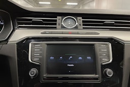 Valkoinen Volkswagen PASSAT 2016 kuva 19.