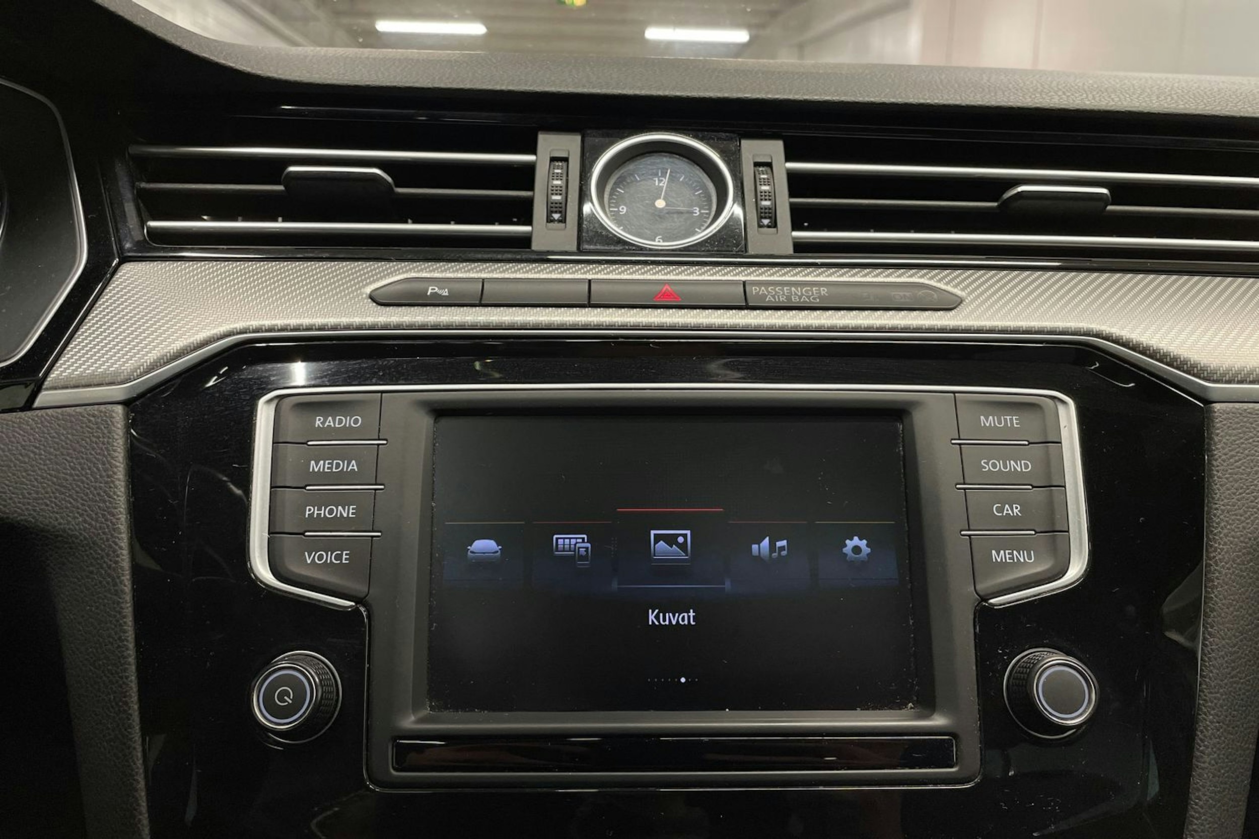 Valkoinen Volkswagen PASSAT 2016 kuva 20.