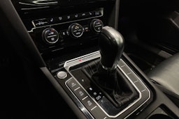 Valkoinen Volkswagen PASSAT 2016 kuva 22.