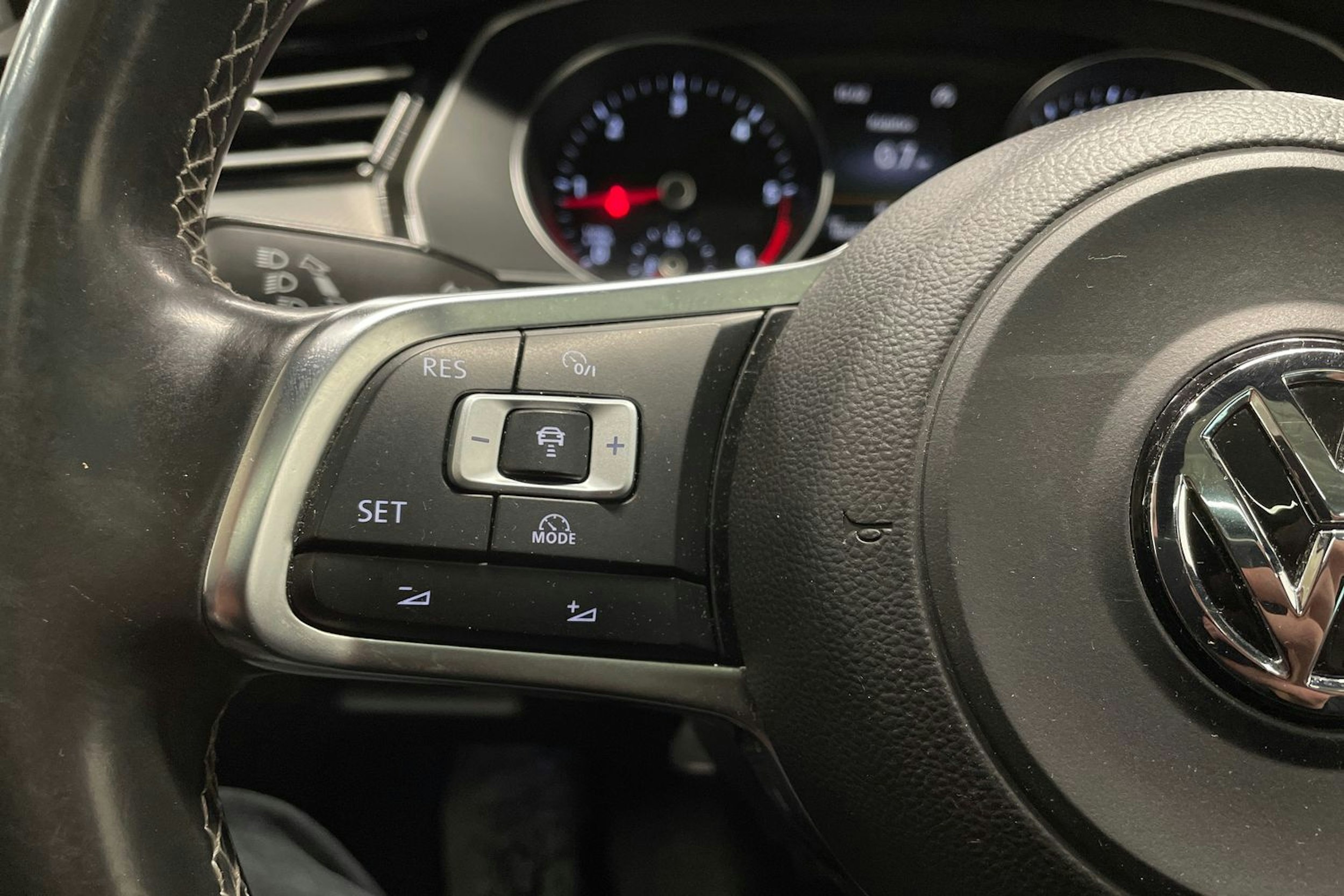 Valkoinen Volkswagen PASSAT 2016 kuva 24.