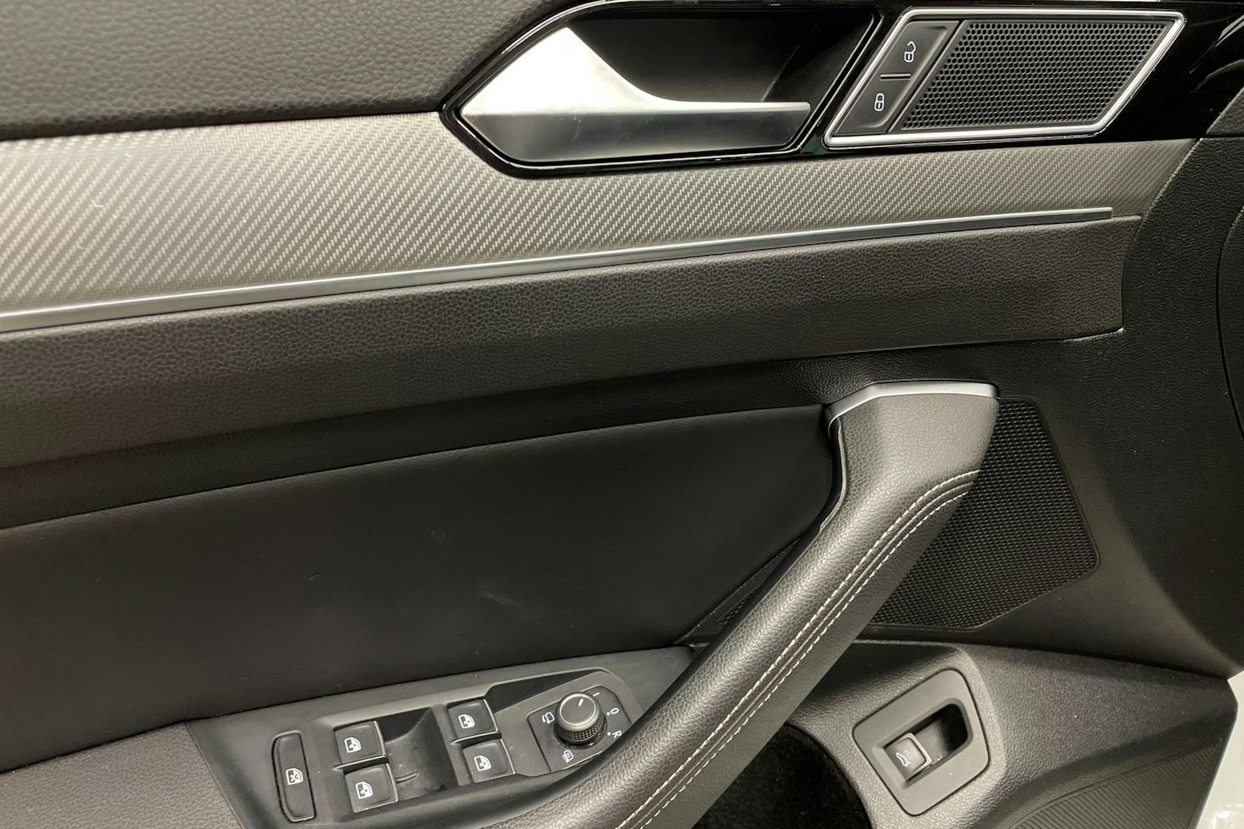 Valkoinen Volkswagen PASSAT 2016 kuva 26.